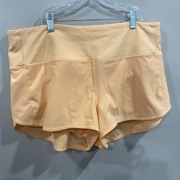 Lululemon Speed-Up high rise shorts in Summer Glow, sz 12 - Picture 5 of 6